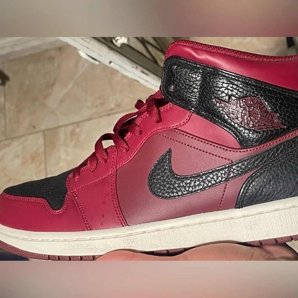 Nike Air Jordan 1 Retro Mid Reverse Banned Team Red Black Men’s Size 12